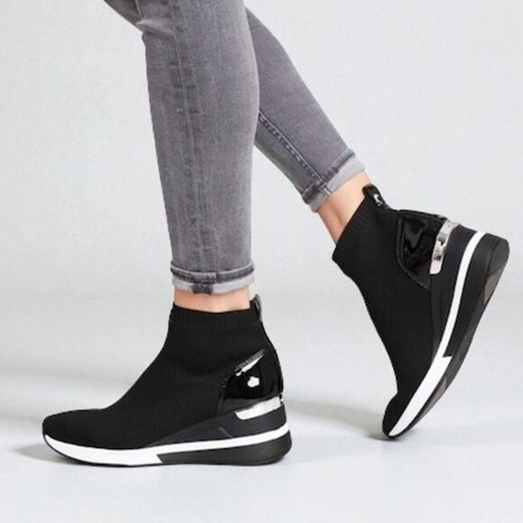 MICHAEL MICHAEL KORS Skyler Stretch-Knit Sock Sneaker Bootie Sz10 Black Stylish - Picture 1 of 13